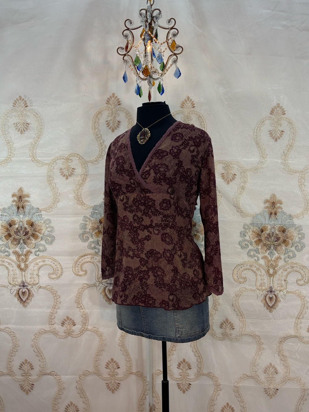 ✨Vintage Y2K Boho Mauve Lace Print Bell Sleeve Tie Back Blouse✨